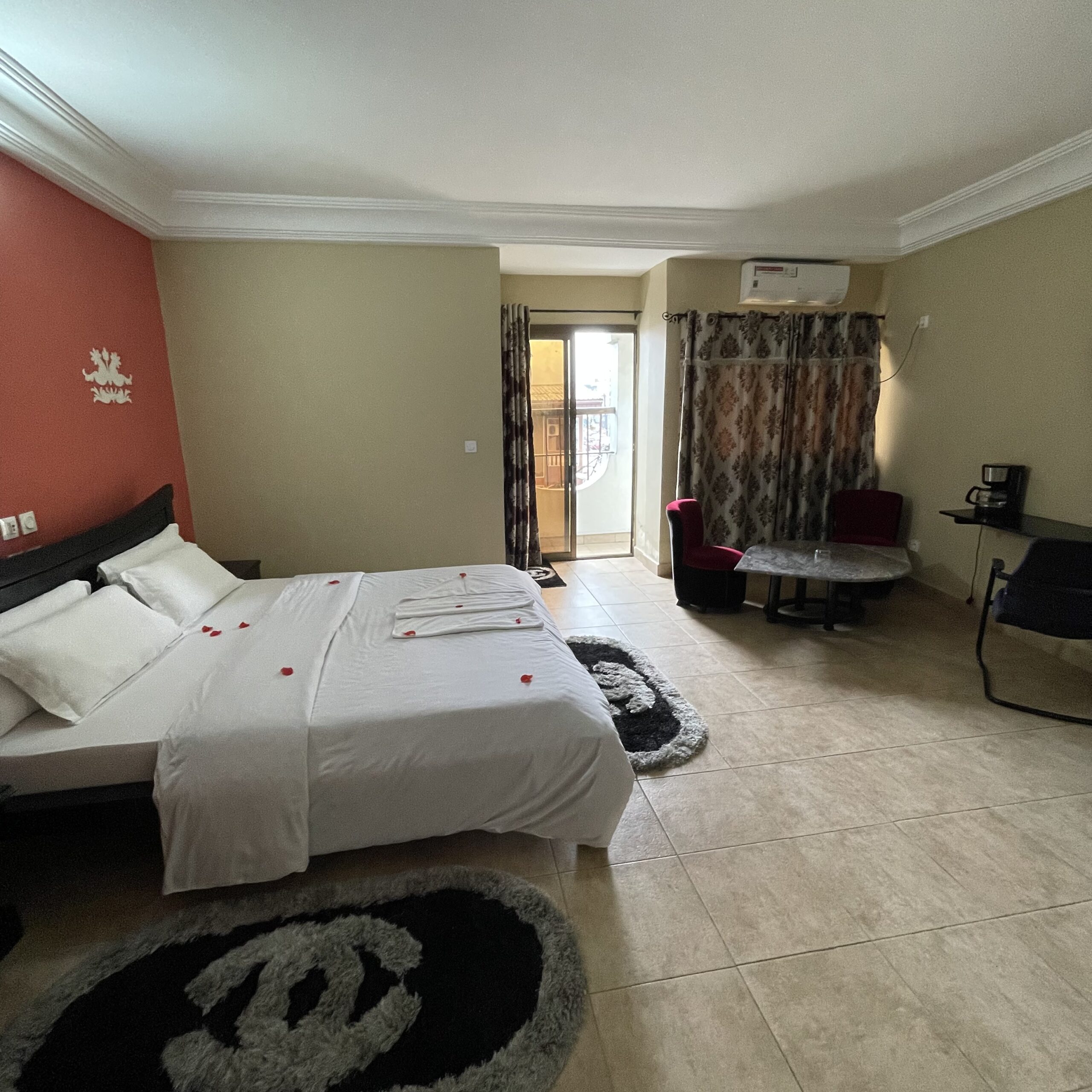 9F9BA3A9-A8AE-451C-B2E2-B398C25142AF